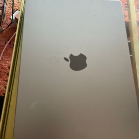 MacBook Pro 14 tommer