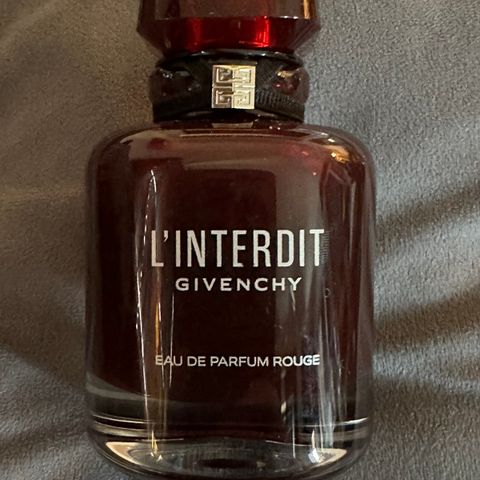 Givenchy l’interdit rouge