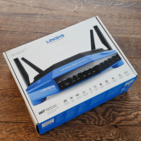 Linksys wrt1900 ac wifi router