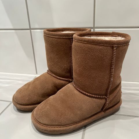 «Ugg» str 31 i merket Face