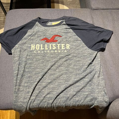 Hollister tskjorte selges!