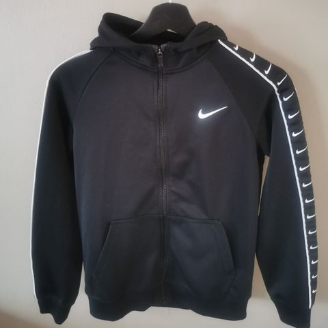 Nike svart treningsjakke str 12 - 13 år