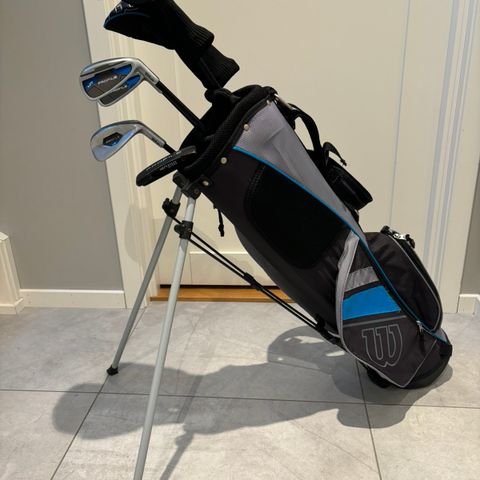 2 stk golfsett inkludert golfbag til barn (reservert)