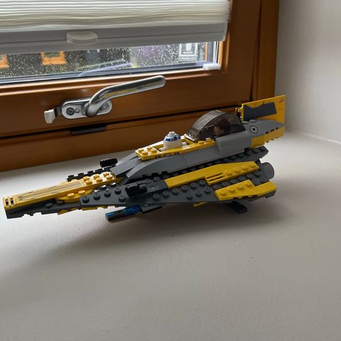 Lego Star Wars 7669 Anakin’s Jedi Starfighter