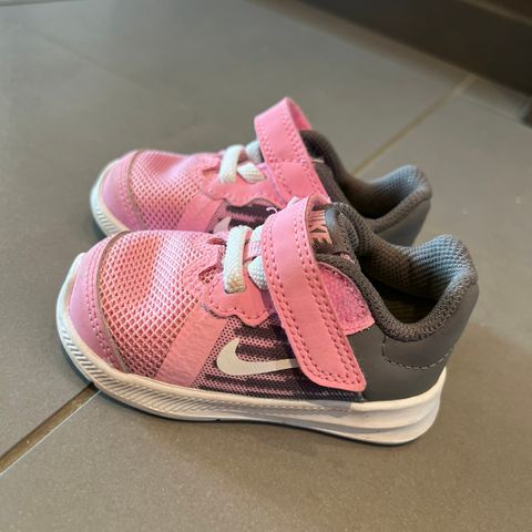 Babysko Nike str 19.5 (19/20)