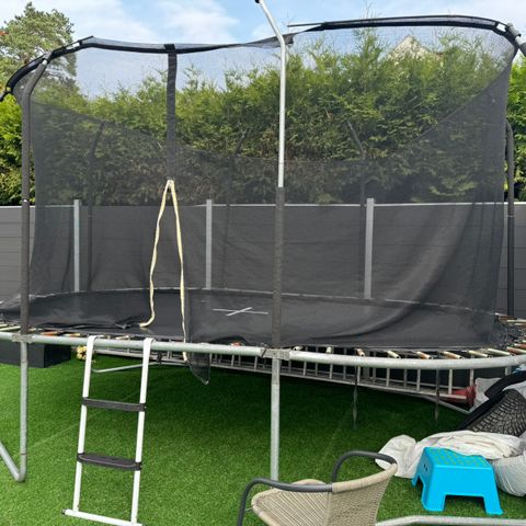 Trampoline