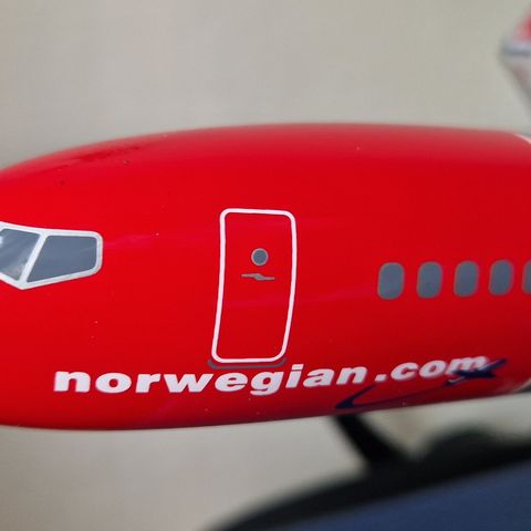 Norwegian Air Shuttle Boeing 737-800 Desk Model, LN-DYC, "Max Manus"