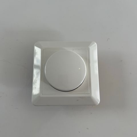 Elko dimmer 315GLE for LED og glødepærer 20-315VA