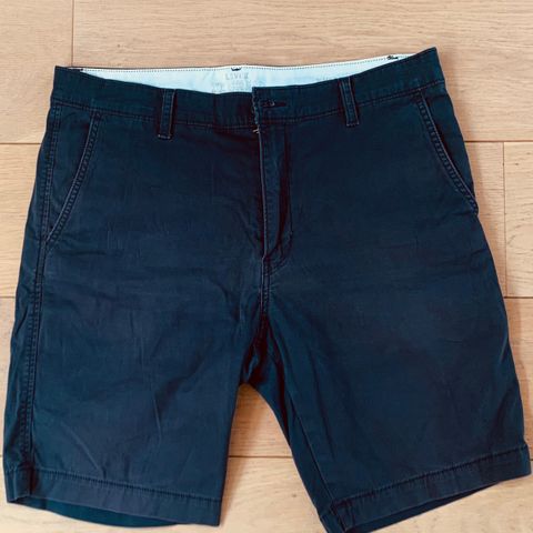 Levis shorts W34