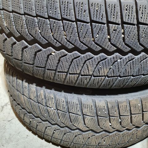 Vredestien Vinterdekk 2 stk. 205/60R16