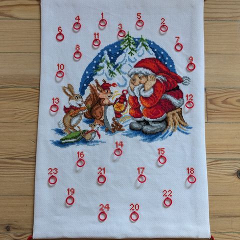 Håndbrodert julekalender