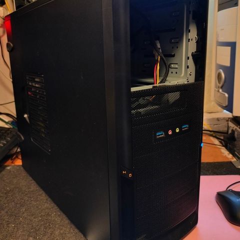 Spill/gaming-pc Tower i7-7700