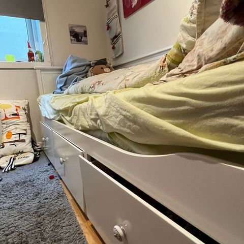 Hemnes (IKEA) seng