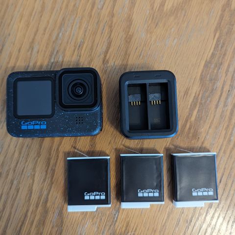 GoPro Hero 12 + Dual Battery Charger + 3 batterier