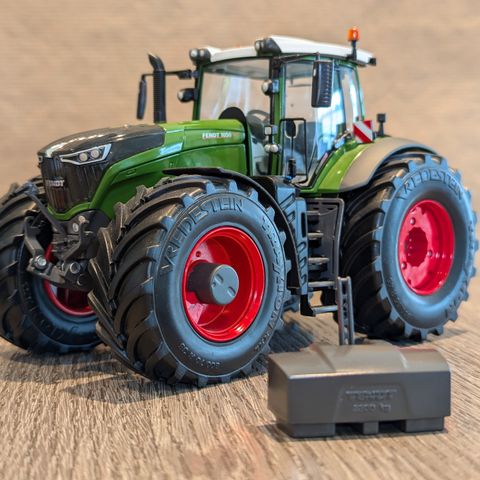 Fendt 1050 Vario Eksklusiv fra Wiking i skala 1/32 (1:32). Diecast modelltraktor