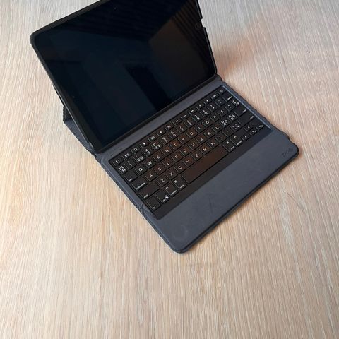 iPad 8-gen & tastaturdeksel