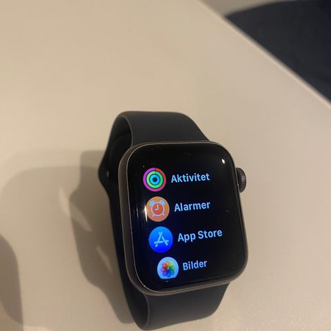 Apple Watch SE (GPS) 40mm