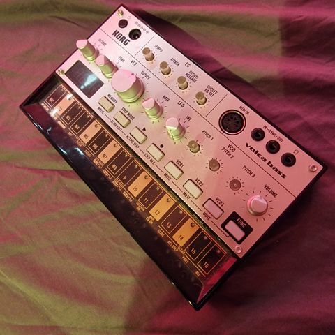 Volca Bass selges