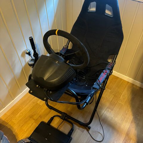 Playseat Challenge med Thrustmaster TMX