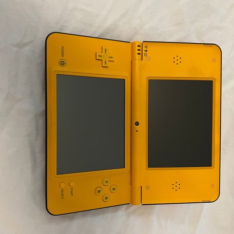 Nintendo DS XL