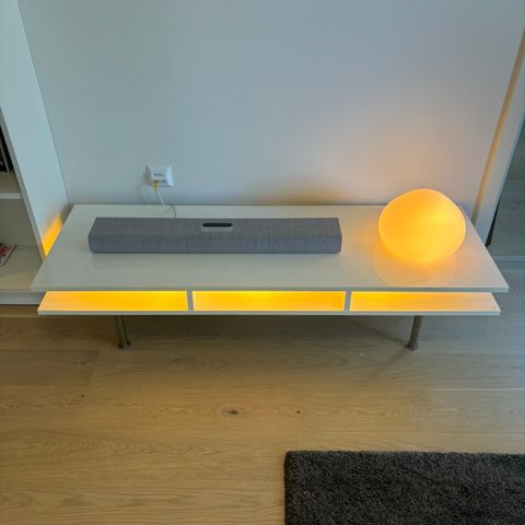 Ikea Hvit TV Benk Høyglans - 140x47x31CM