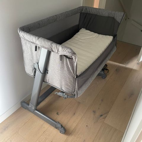 Ygri bedside crib + ygri madrass