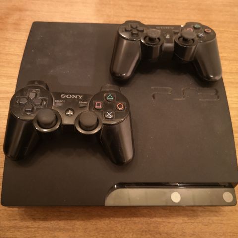 Playstation 3 med 2 kontroller