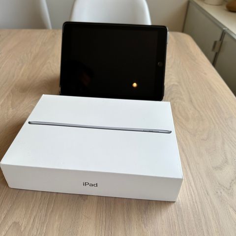 iPad 6. gen Wi-Fi + Cellular 128GB