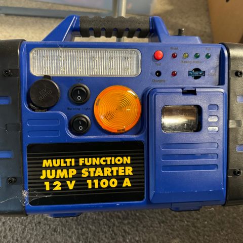 Multi function jump starter 12V 1100 A (starthjelp/start booster)