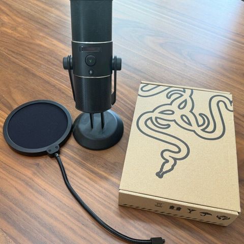 Razer Siren Microphone 3m long USB cable