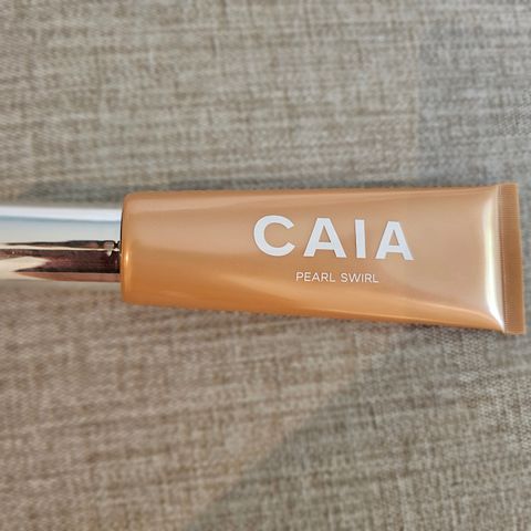 Caia Pearl swirl highlighter