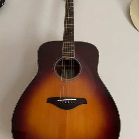 Yamaha FG-TA Transacoustic