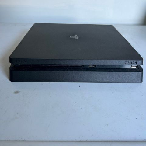 PlayStation 4 slim