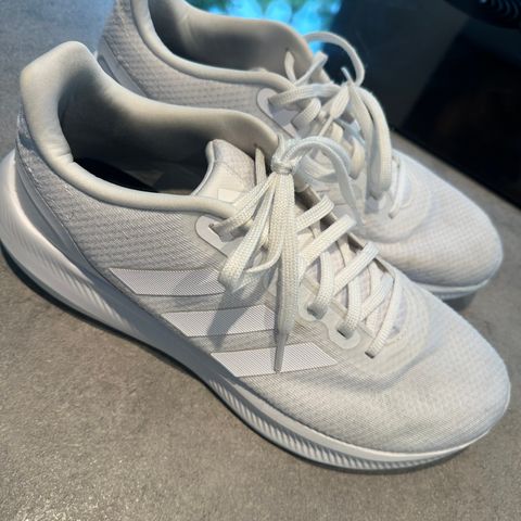 Adidas joggesko brukt 3-5 gang