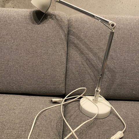 Skrivebordslampe IKEA