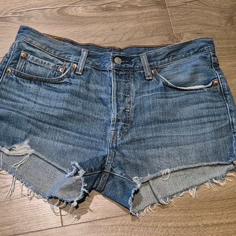 Levis shorts (W31)