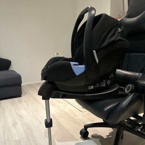 Bilstol for barn Recaro (0-13 kg , 15 monte) +  Recaro fix