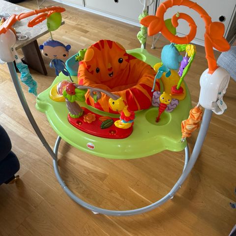 Fisher price roarin rainforest  jumperoo