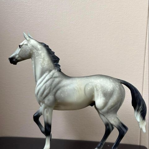 Breyer Debonair, modellhest