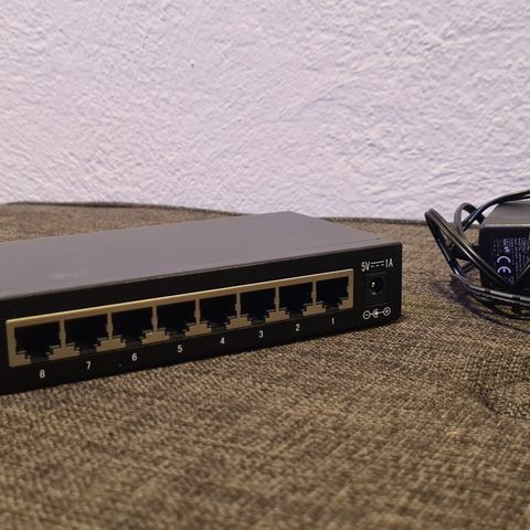 Svive 8 port switch