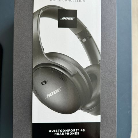 Uåpnet Bose QC 45 | Svart