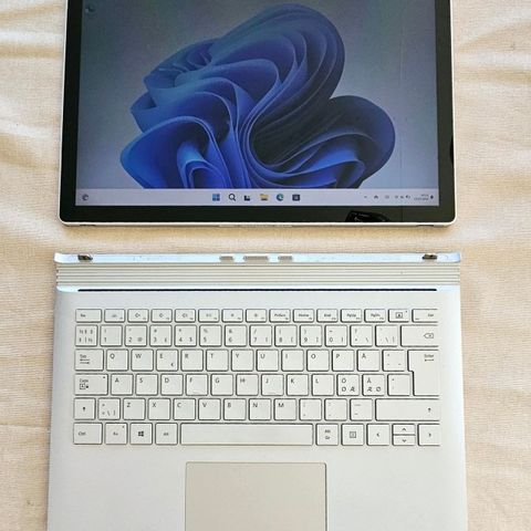 Microsoft Surface Book 3 13,5" touch platinum utgave