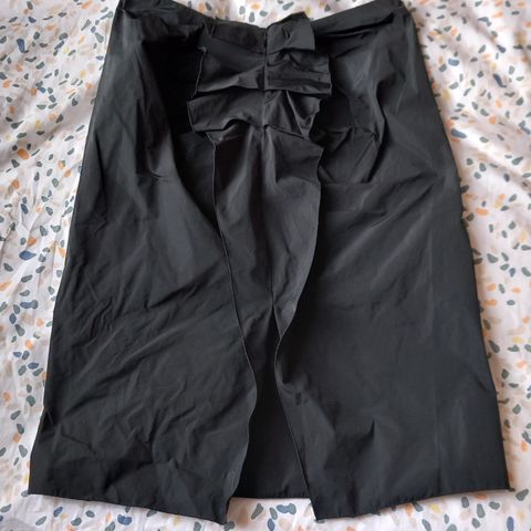 New Lanvin black skirt, size 40 (FR44)