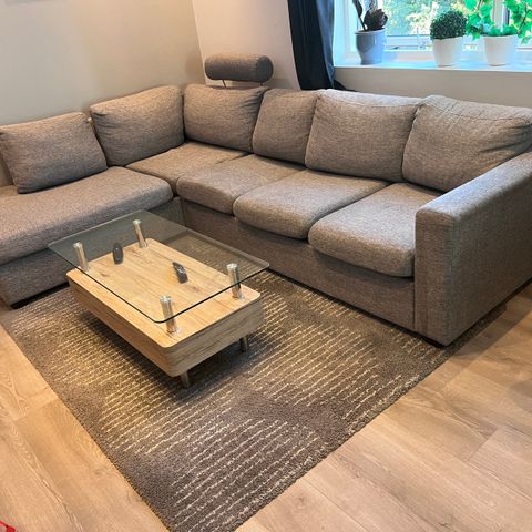 Pent brukt L-Shape sofa