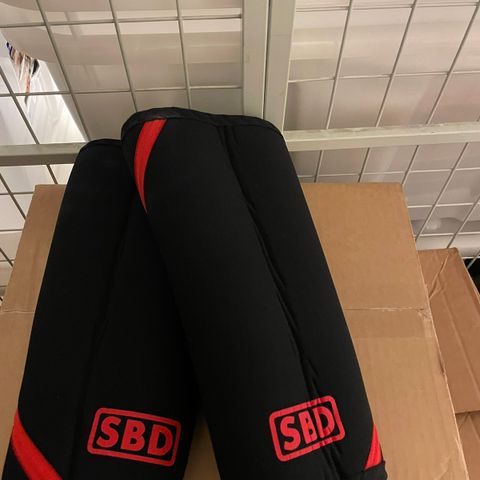 SBD knee sleeves