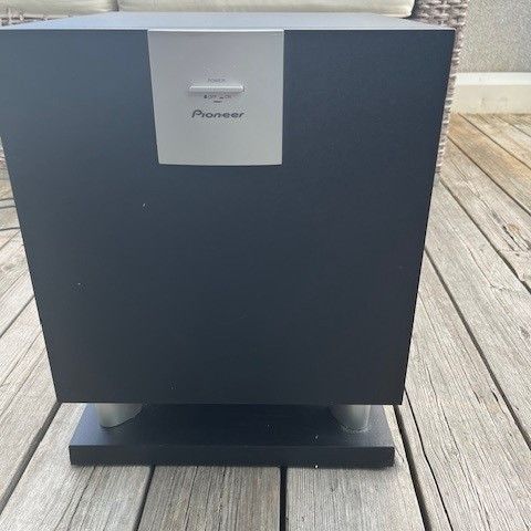 Pioneer SUBWOOFER med høytalere