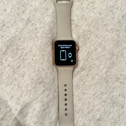 Apple Watch Series 3 - 100% battery capacity