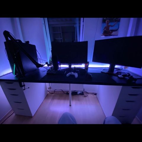 Gaming setup selges samlet