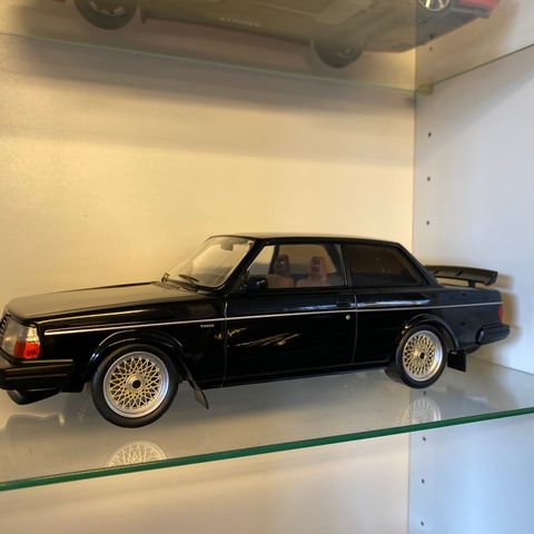 Volvo 240 Turbo Custom  1:18