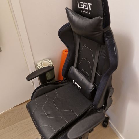 Gaming chair